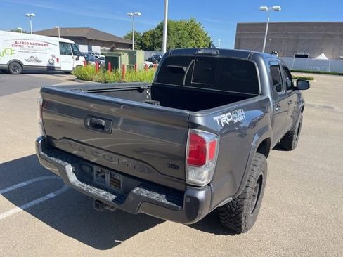 Used 2020 Toyota Tacoma TRD Sport w/ Technology Package AWD/4WD image 5