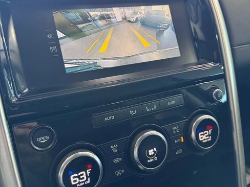 Used 2019 Land Rover Discovery HSE image 28