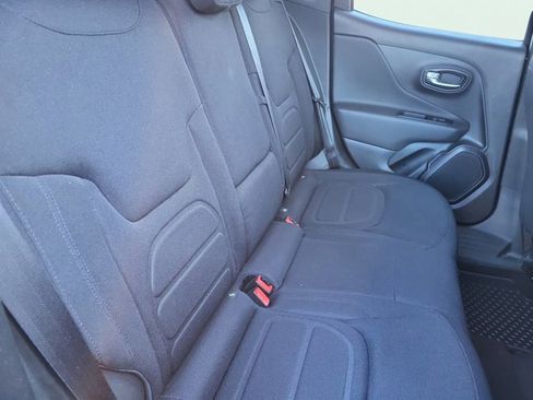 Used 2022 Jeep Renegade Latitude w/ Convenience Group image 16