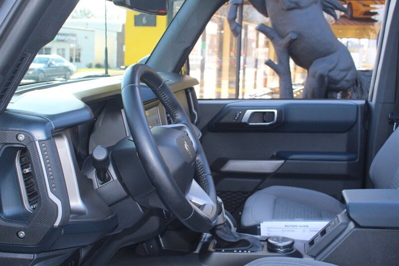 Used 2023 Ford Bronco Outer Banks AWD/4WD image 18