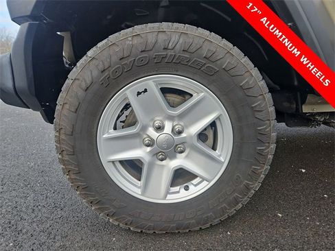 Used 2020 Jeep Gladiator Sport w/ Quick Order Package 24S image 32