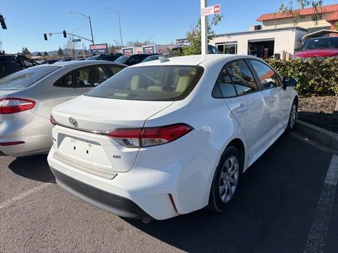 Used 2024 Toyota Corolla LE image 11