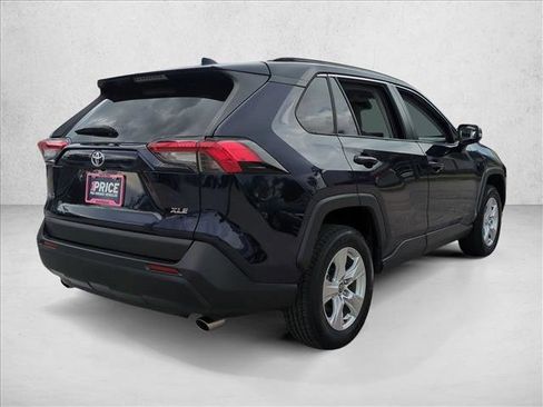 Certified 2021 Toyota RAV4 XLE w/ Convenience Package FWD image 5