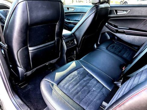 Used 2022 Ford Edge ST-Line image 19