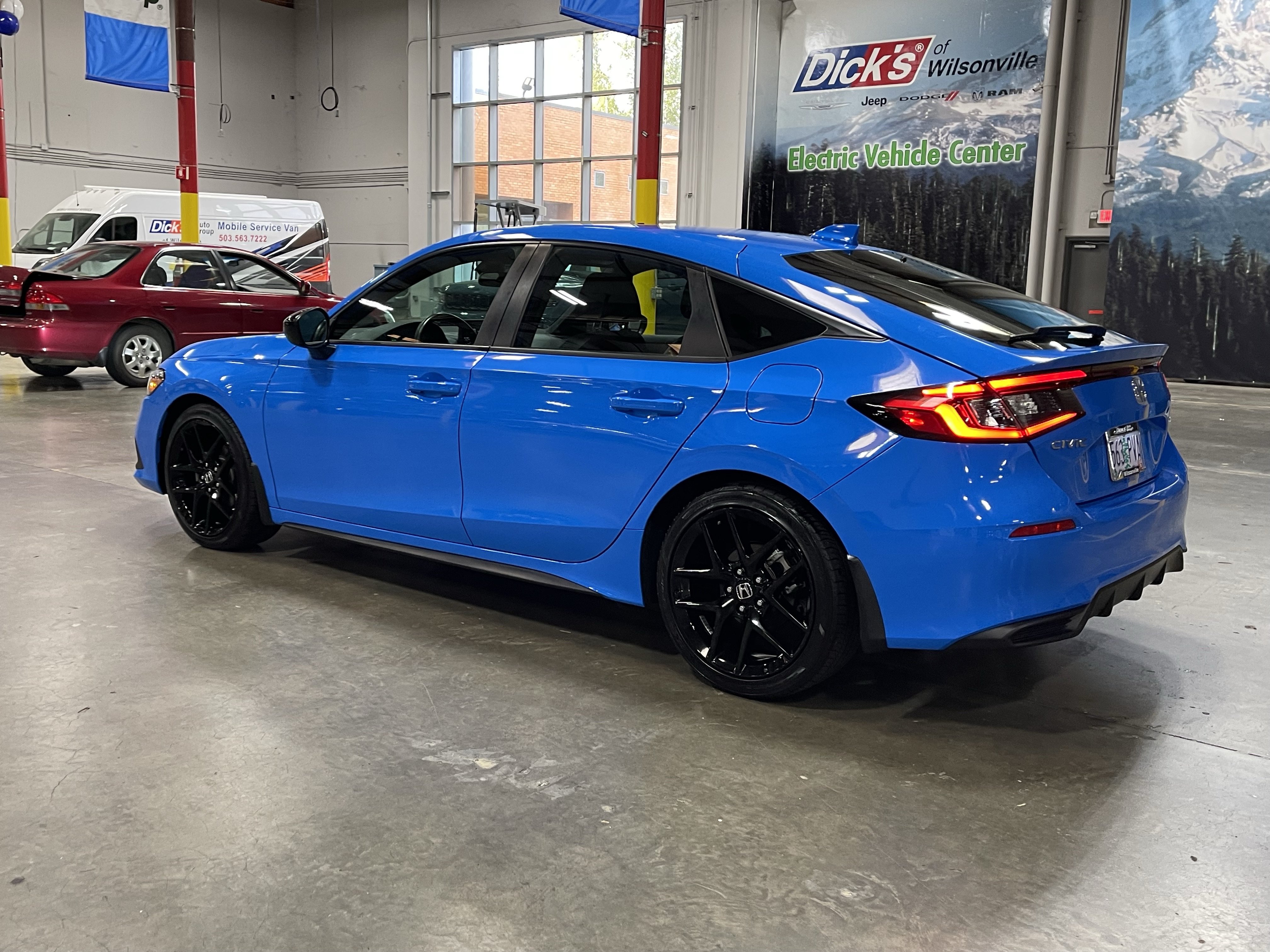 Used 2023 Honda Civic Sport image 3