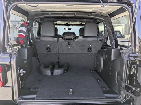 Used 2022 Jeep Wrangler Unlimited Rubicon w/ Steel Bumper Group AWD/4WD image 12