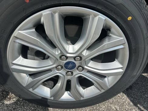 Certified 2022 Ford Edge Titanium w/ Equipment Group 301A AWD/4WD image 52