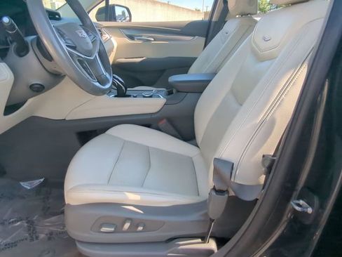 Used 2022 Cadillac XT5 Premium Luxury image 15