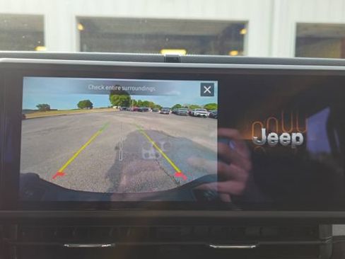 Used 2026 Jeep Gladiator Sport AWD/4WD image 19