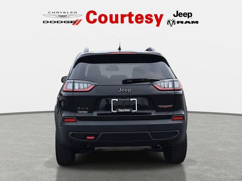 Used 2020 Jeep Cherokee Trailhawk w/ Cold Weather Group AWD/4WD image 5