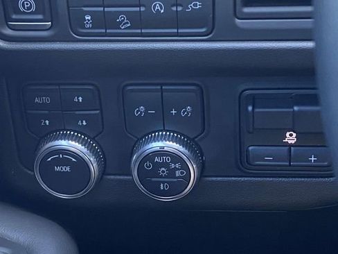 Used 2021 GMC Yukon AT4 w/ LPO, Illumination Package image 28