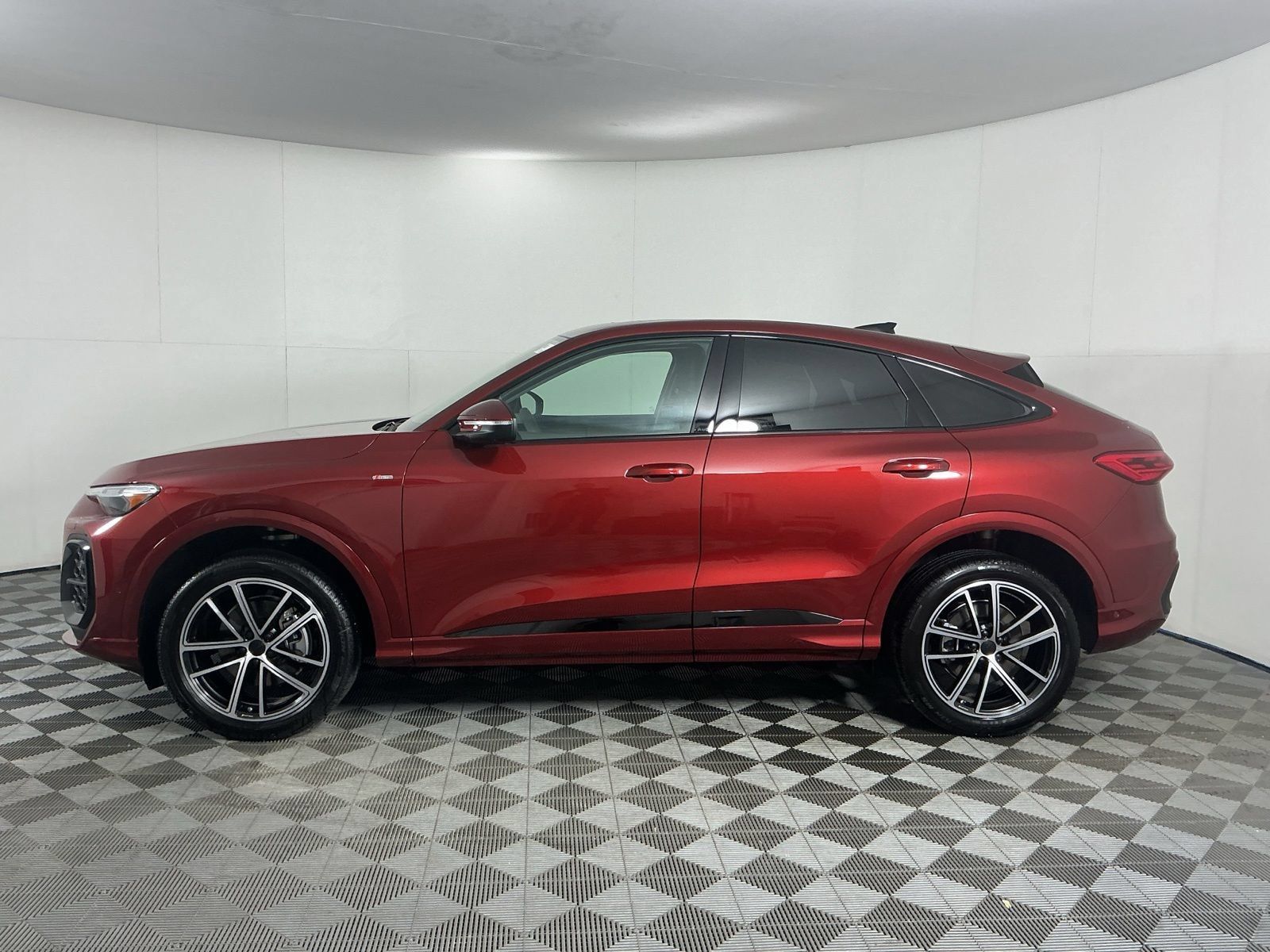 New 2026 Audi Q5 Premium Plus AWD/4WD image 5