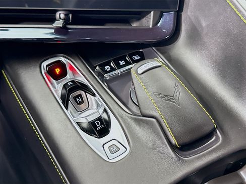Used 2025 Chevrolet Corvette Stingray Premium Cpe w/ Z51 Performance Package RWD image 19