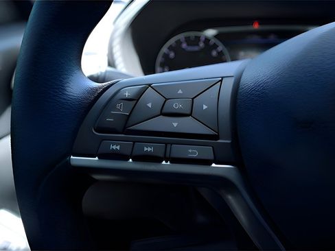 Used 2025 Nissan Sentra SV image 27