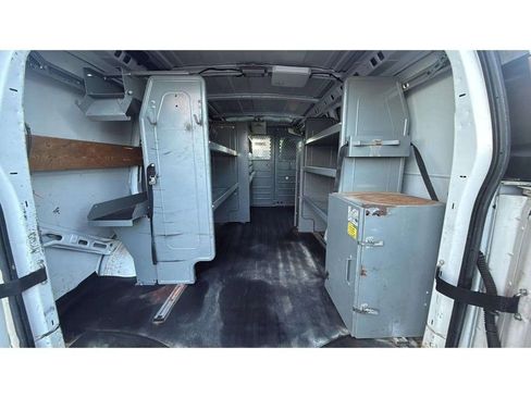 Used 2014 Chevrolet Express 2500 image 9