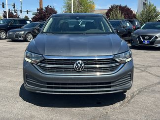 Used 2022 Volkswagen Jetta SE FWD video 2