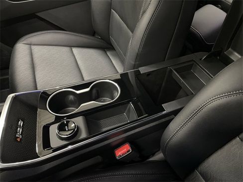 New 2026 Chevrolet Equinox LT w/ Convenience Package II image 23