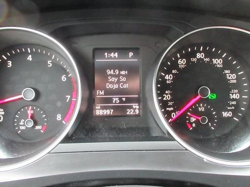 Used 2017 Volkswagen Jetta SE image 35