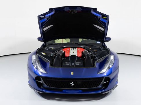 Used 2021 Ferrari 812 GTS image 9