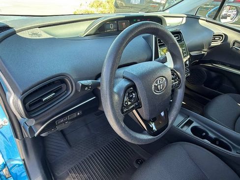 Used 2022 Toyota Prius L Eco FWD image 31