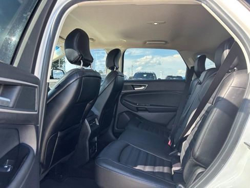 Used 2019 Ford Edge SEL w/ Equipment Group 201A FWD image 13