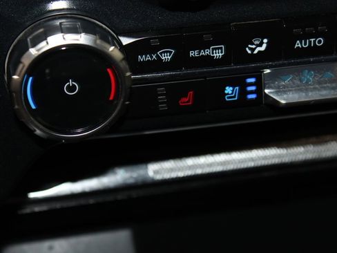 Used 2023 Ford F150 Lariat w/ Trailer Tow Package image 43