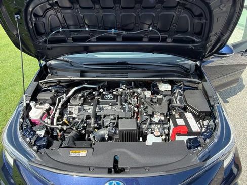 Used 2025 Toyota Corolla SE FWD image 24
