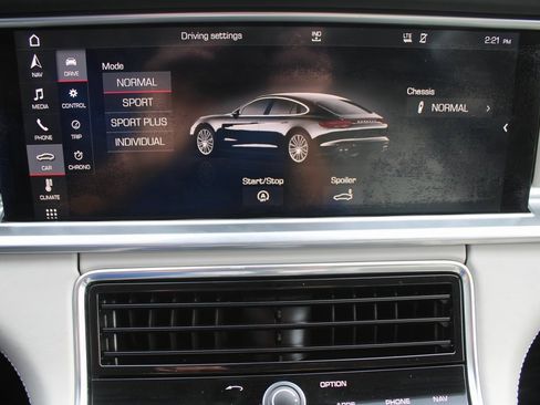 Used 2018 Porsche Panamera 4S image 50