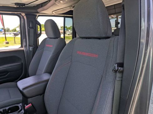 Used 2024 Jeep Gladiator Rubicon w/ Safety Group AWD/4WD image 13
