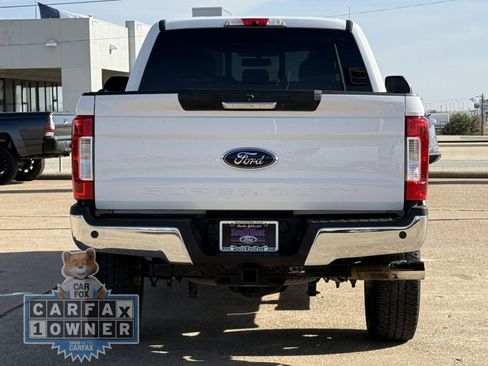 Used 2019 Ford F250 Lariat w/ Chrome Package image 5