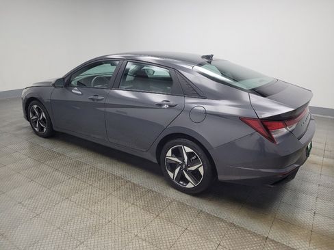 Used 2023 Hyundai Elantra SEL w/ Convenience Package image 3