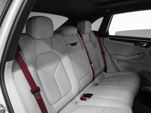 New 2026 Porsche Macan S image 29