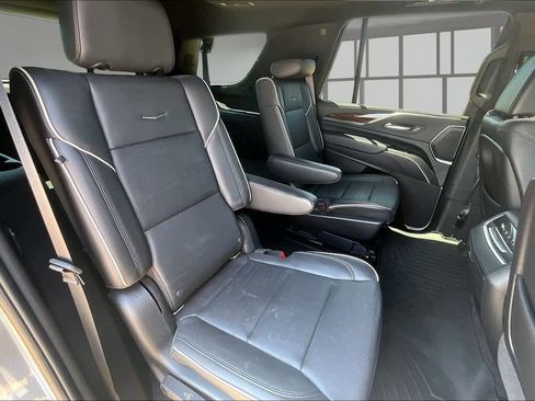 Used 2021 Cadillac Escalade Premium Luxury AWD/4WD image 27