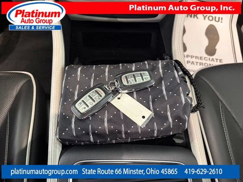 Used 2023 Chrysler Pacifica Limited FWD image 22