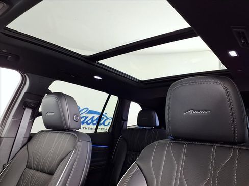 New 2026 Buick Enclave Avenir w/ Super Cruise Package image 15