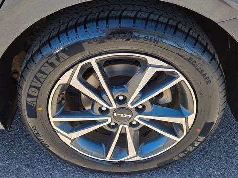 Used 2023 Kia Forte LXS image 11