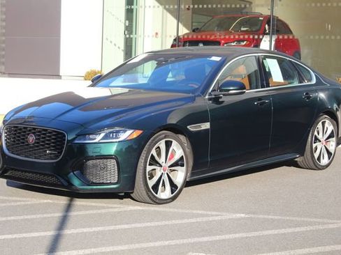 Used 2022 Jaguar XF R-Dynamic SE image 1