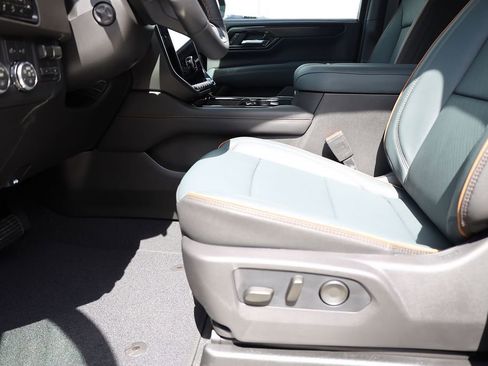 New 2026 GMC Yukon XL AT4 AWD/4WD image 11