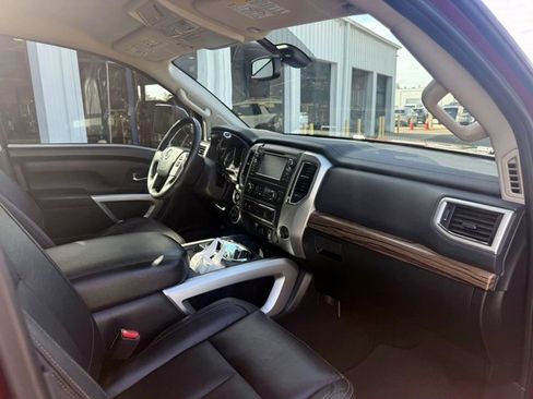 Used 2017 Nissan Titan SL w/ Chrome Package image 12