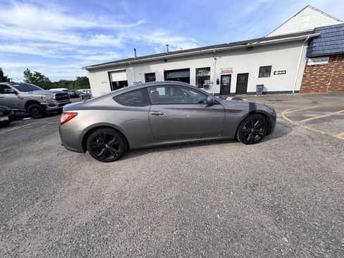 Used 2010 Hyundai Genesis 2.0T RWD image 27