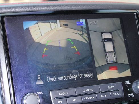 Used 2024 Nissan Titan PRO-4X w/ Pro-4x Convenience Package image 8