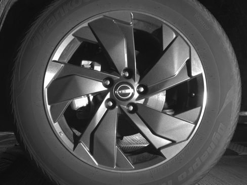 Used 2025 Nissan Rogue SV image 12