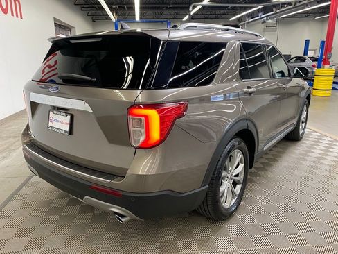 Used 2021 Ford Explorer Limited w/ Equipment Group 301A image 8