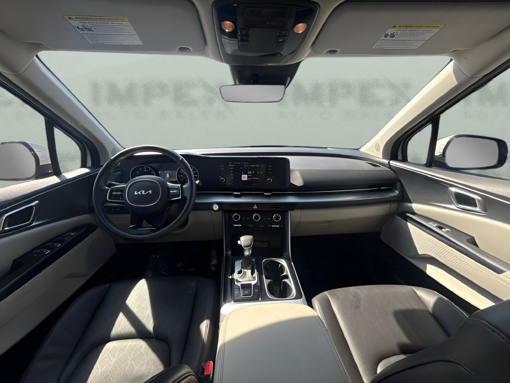Used 2024 Kia Carnival LX FWD image 7