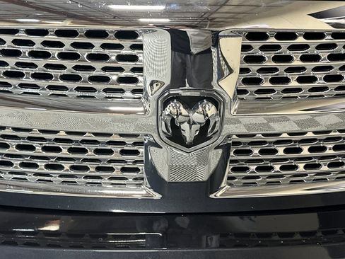 Used 2017 RAM 1500 Laramie image 41