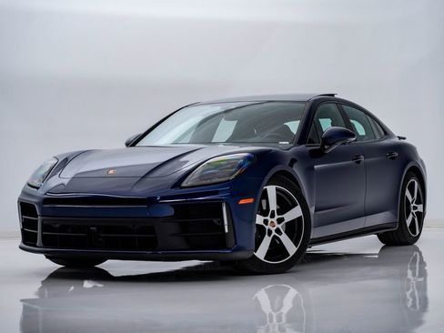 New 2026 Porsche Panamera 4 image 1