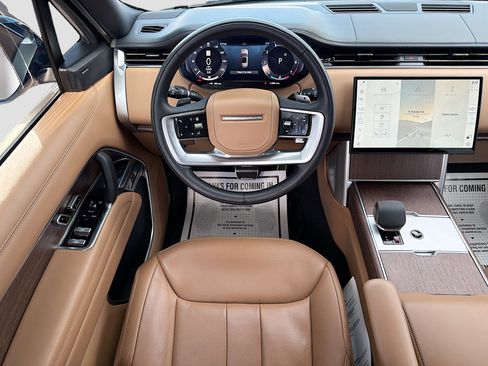 Used 2024 Land Rover Range Rover Long Wheelbase SE image 16