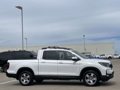 Certified 2025 Honda Ridgeline RTL image 3