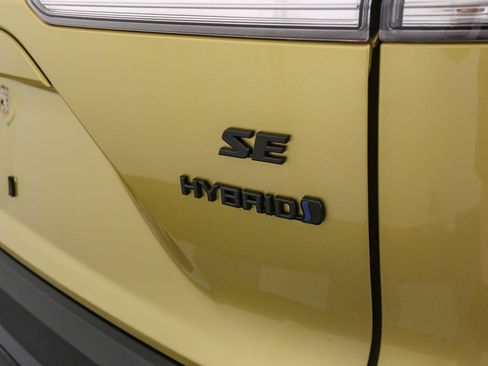 Used 2023 Toyota Corolla Cross AWD Hybrid image 11