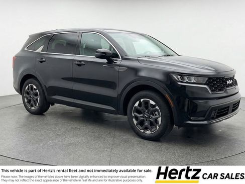 Used 2024 Kia Sorento S image 1